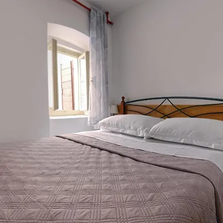 Sara Apartamento Trogir